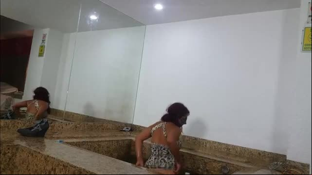 Mi prima es una puta pero yo le ayudo weedhotsama